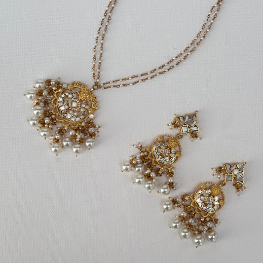 The Aisha Noorani Haar Set - full jewellery set with earrings