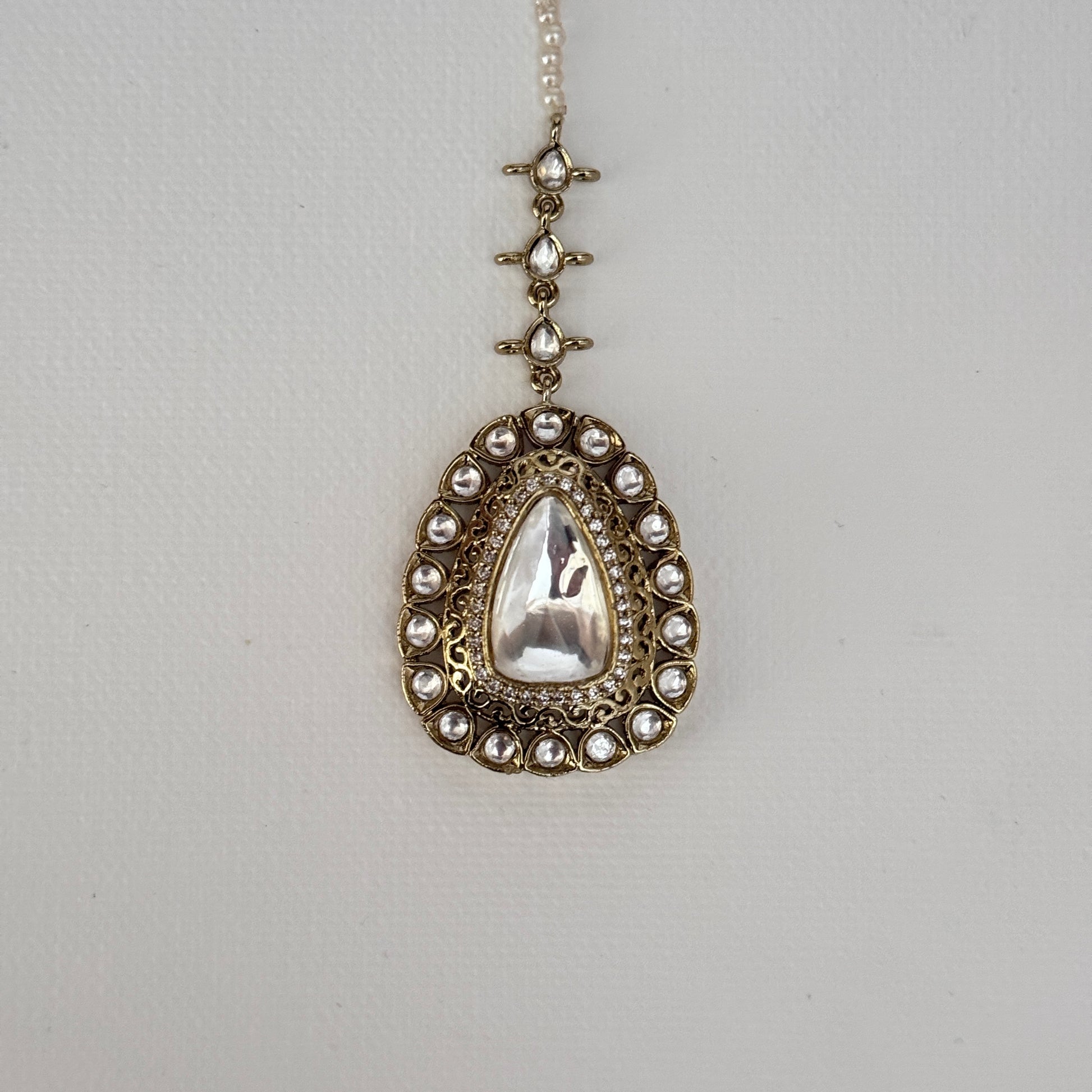 The Myra Silver Dynasty Set - detailed view of gemstone arrangement
